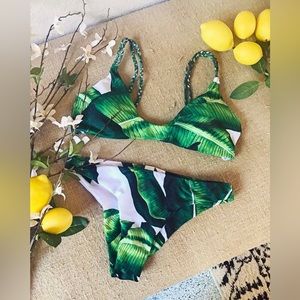 ❌SOLD ON CURTSY❌ Banana leaf bikini set